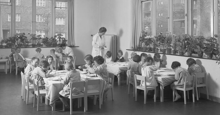 Quién fue María Montessori, la mujer que transformó la educación