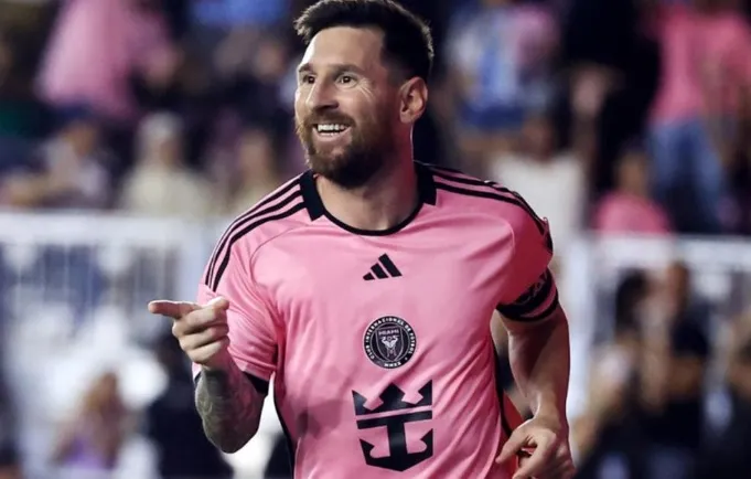 Messi se hizo un cambio de look y es furor: flequillo para el costado