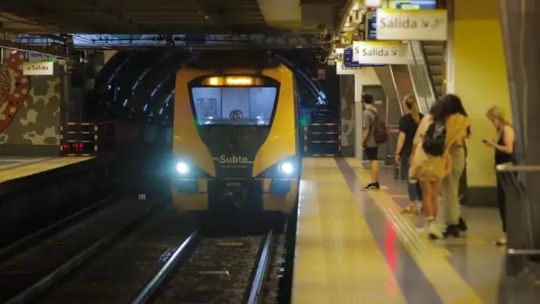 Reabre la estación Lima de la Línea A del subte después de tres meses de renovación