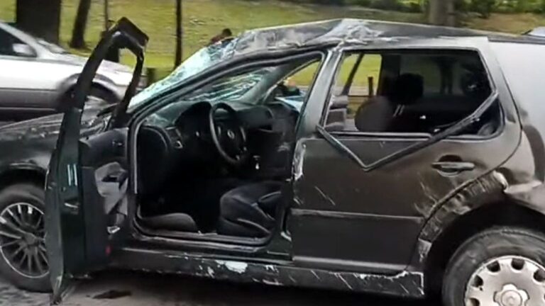 Grave accidente en Palermo: atropellaron a una joven y volcaron