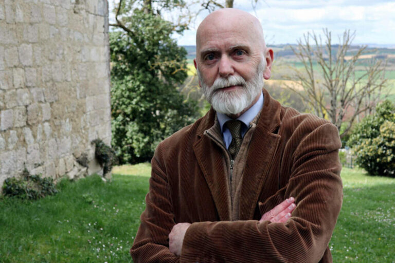 Un reconocido escritor francés fue vetado del Reino Unido por sus ideas políticas