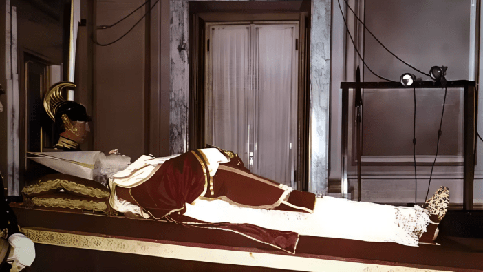 El insólito funeral de Pío XII, el papa que explotó en sus exequias