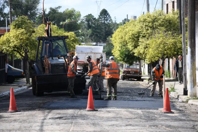 PROGRAMA DE ARREGLO Y BACHEO DE CALLES DE HOY EN LA CIUDAD DE CONCORDIA