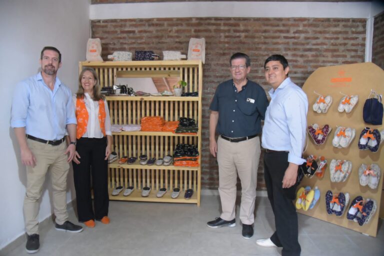 El vicegobernador Pedro Braillard Poccard dejó inaugurada fábrica Kuarajhy