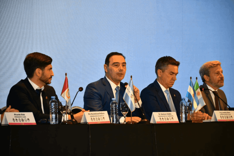 El gobernador Valdés bregó por una mirada federal para el futuro de la Hidrovía Paraná-Paraguay