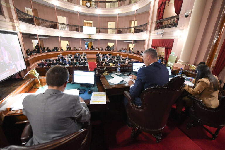 Una ley que permitirá  la Policía prevenir el robo de cables y de placas