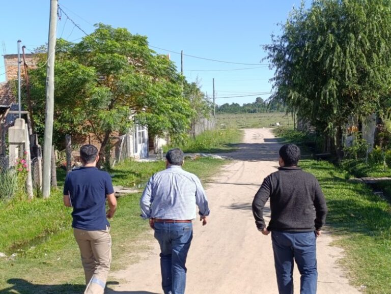 En Santa Lucía, amplían la mejora de calles en barrio Eva Perón
