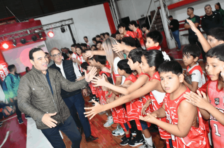 El Gobernador inauguró infraestructura deportiva en el histórico Club Córdoba