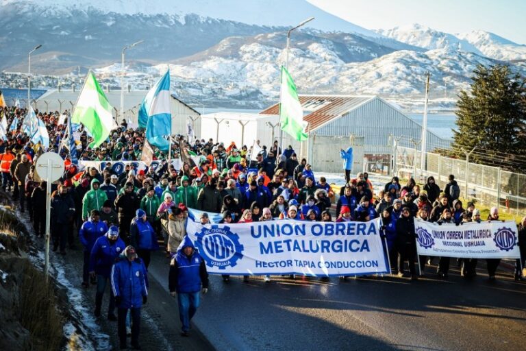 Las empresas de Tierra del Fuego prometieron no despedir trabajadores hasta fin de año