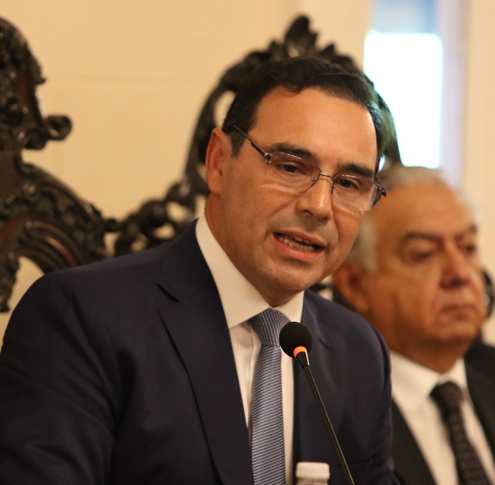 Valdés encabeza una reunión de gabinete en Goya