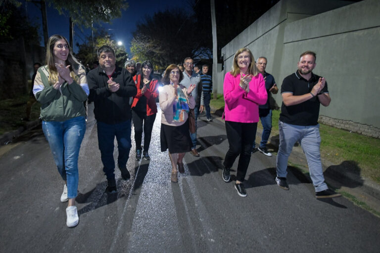 Inauguran luminarias LED en Santa Lucía