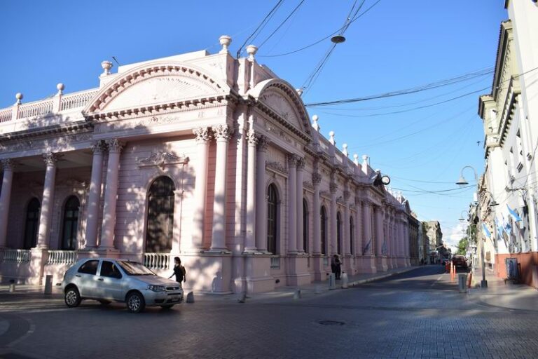 Tres funcionarios renunciaron el mismo día al Gabinete provincial
