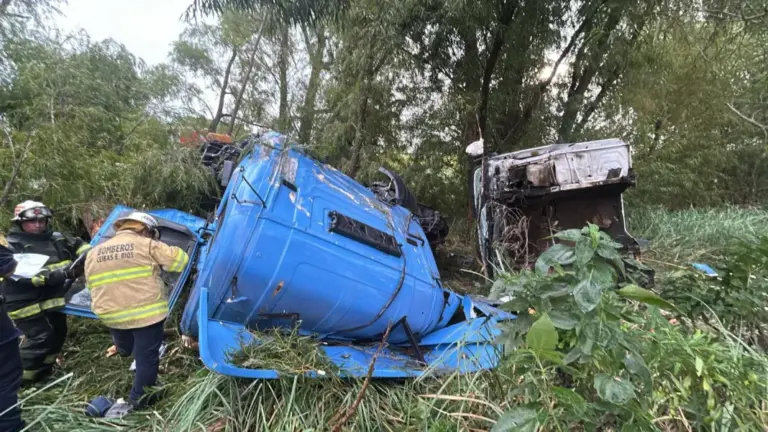 Un camionero murió al despistar y volcar en la ruta nacional 12 a la altura de Islas del Ibicuy