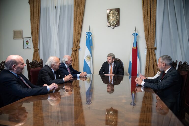 Frigerio recibió a jueces que participaron del Juicio a la Juntas Militares en 1985