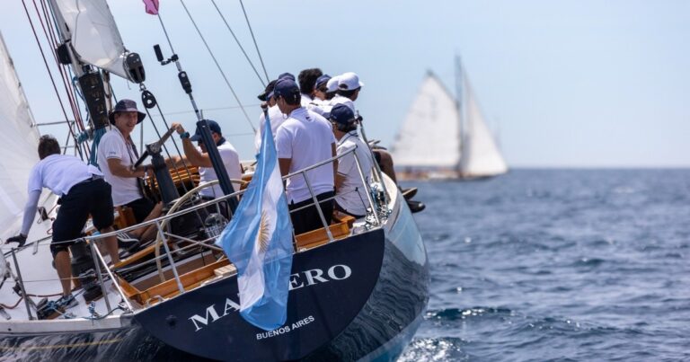 El velero argentino Matrero dejó su huella en el Mar de Liguria y se subió al podio en San Remo