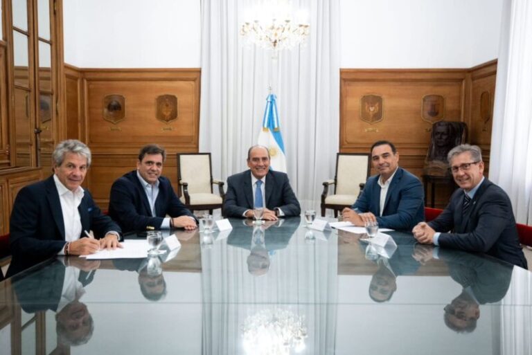 Corrientes se suma al plan para sacar los ahorros del colchón