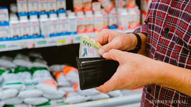 Fábricas y supermercados cambian de estrategia para hacer frente a las bajas ventas