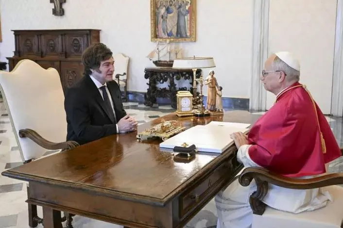 El papa León XIV le confirmó al presidente Javier Milei que visitará la Argentina
