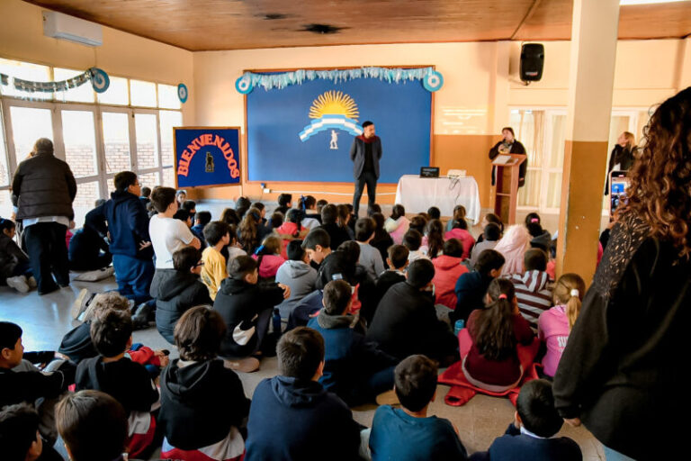 Saladas: comenzó ciclo de charlas sobre el retorno de restos de soldados caídos en San Lorenzo