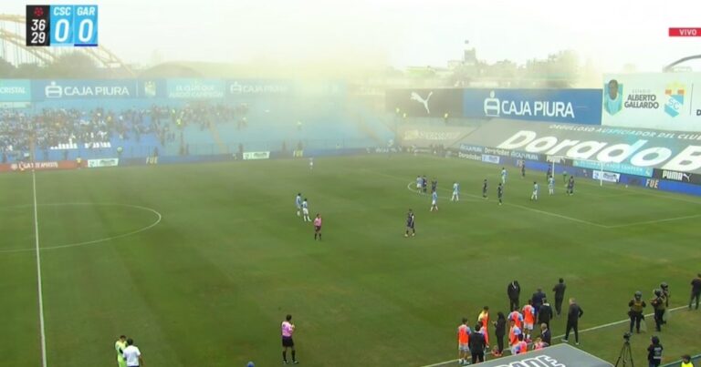 Video: se paró el partido en Perú por un terremoto