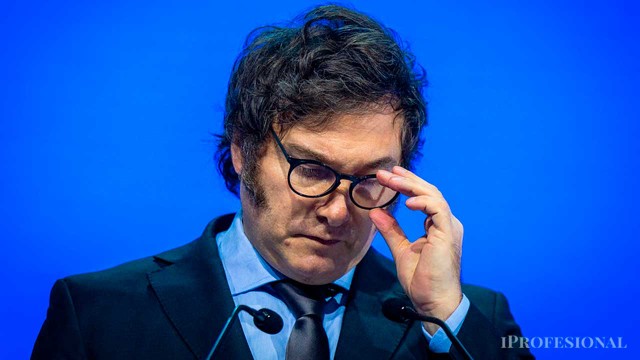 Javier Milei regresa de la gira y prepara una serie de decretos clave