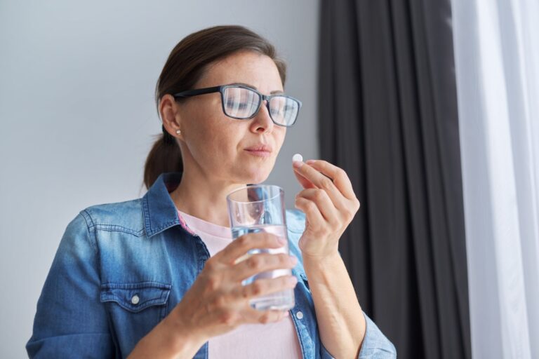 Para mayores de 50: qué suplementos hay que tomar para no estar cansado ni perder masa muscular