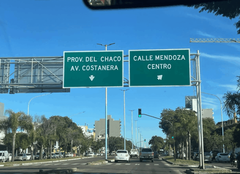 La Municipalidad de Corrientes renueva la señalética de todo el Corredor Belgrano