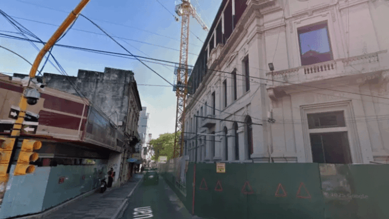 Corte total de calle San Juan por obras subterráneas.