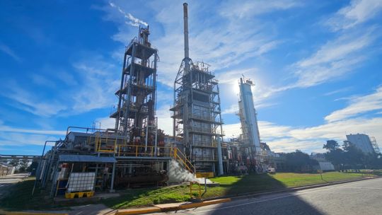 Crisis en Petroquímica: qué dice la empresa sobre los despidos en Río Tercero