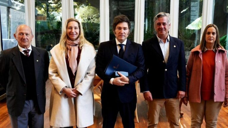 Javier Milei prometió baja de retenciones a la Mesa de Enlace pero no dio plazos