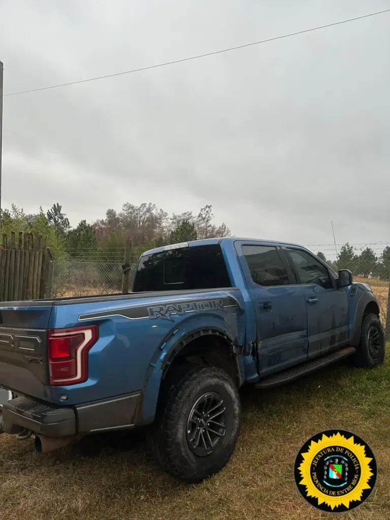 En un allanamiento secuestraron una flamante camioneta Ford F150 Raptor en Villa Zorraquin.