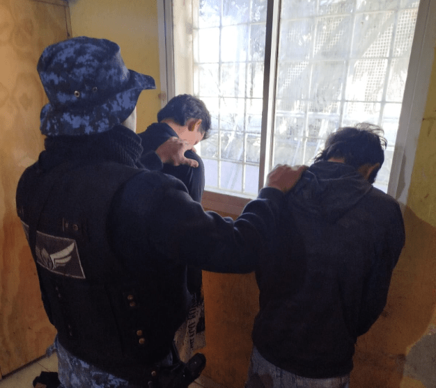 Dos personas fueron demoras y una motocicleta fue secuestrada por la Policía