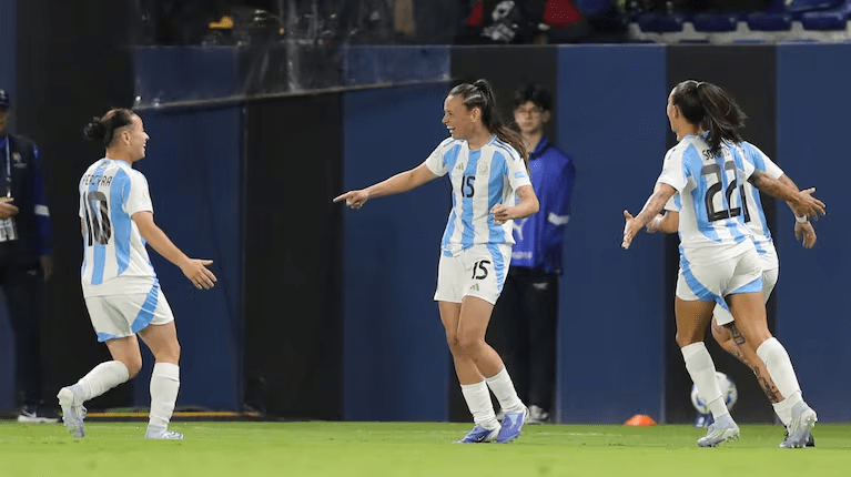 La Selección argentina se enfrenta a Colombia por las semifinales de la Copa América femenina: hora y TV