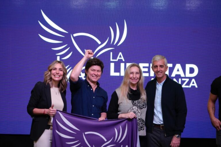 Karina Milei y Martín Menem encabezaron un acto en Corrientes