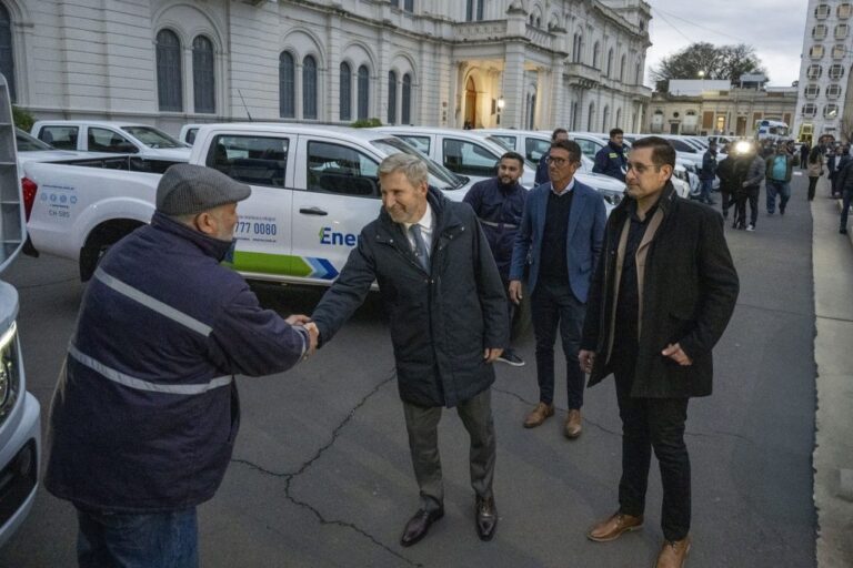 La provincia presentó la nueva flota de vehículos de Enersa con una inversión histórica