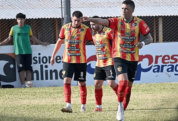 Boca Unidos visita a Defensores de Belgrano.