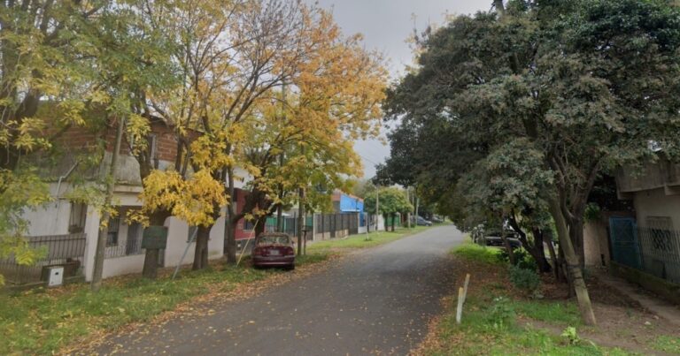 Temperley: discutió con su amigo, se subió al auto, lo atropelló por detrás y lo mató