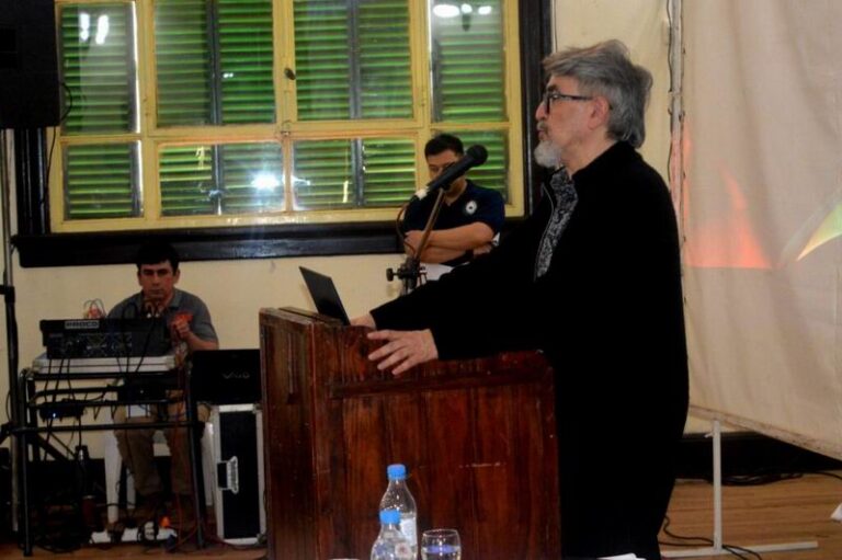 Se insiste en los graves riesgos de las pantallas en niños y adultos