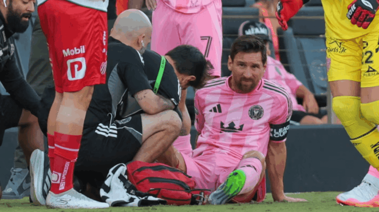 Messi volvió a entrenar 13 días después de lesionarse.