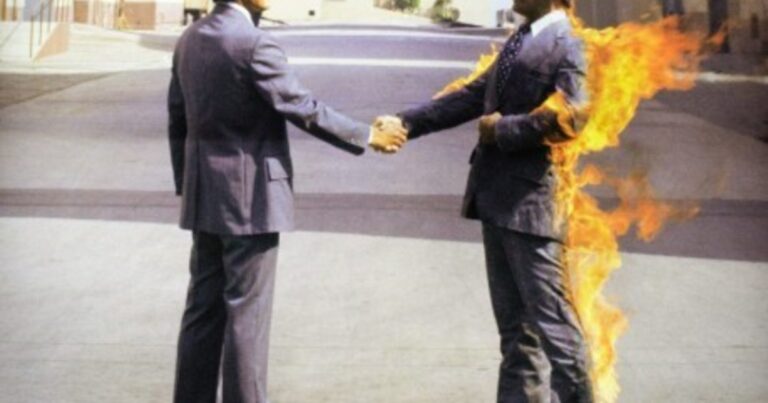 Murió Ronnie Rondell Jr., el protagonista de la foto del hombre en llamas que usó Pink Floyd en el disco Wish you were here