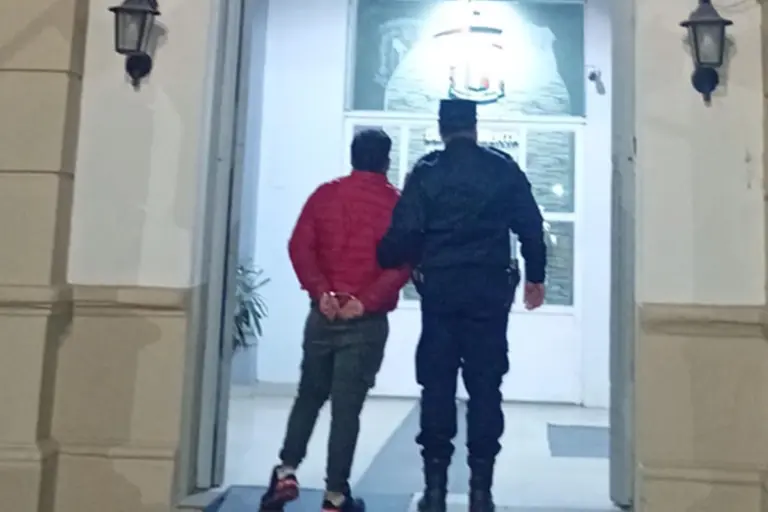 Cumplió 3 años por agredir a su pareja, salió y ahora lo volvieron a condenar por lo mismo