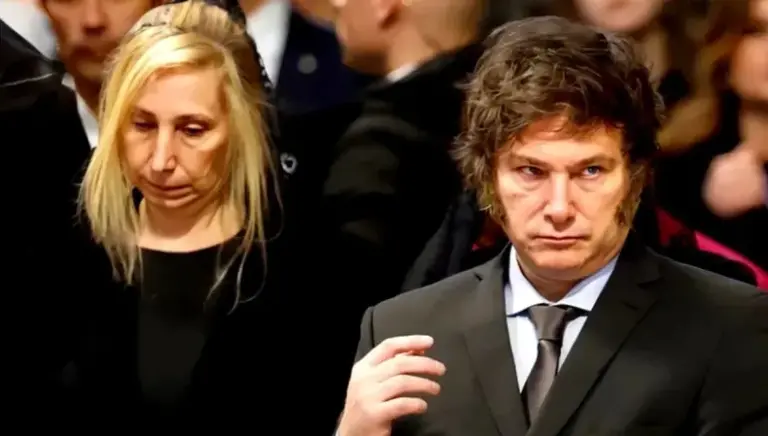 Denunciaron a Javier Milei, su hermana Karina y otros funcionarios por recibir coimas de laboratorios