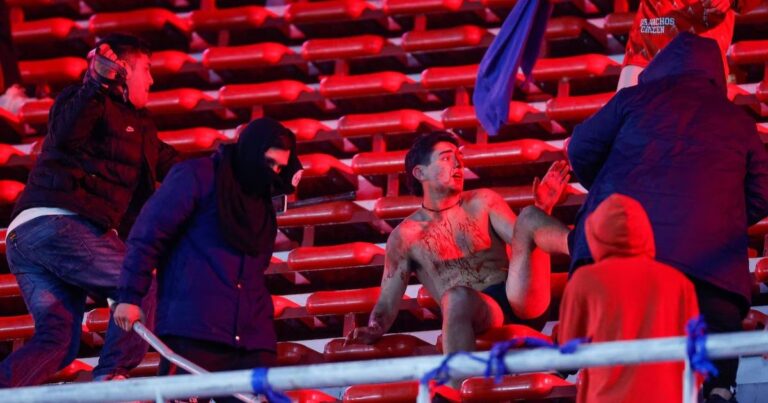 Fútbol. Sangrienta noche de copa: graves incidentes en Independiente  U de Chile