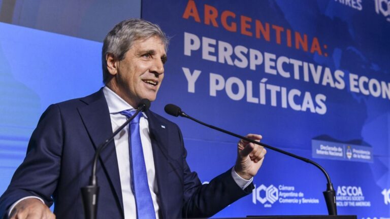 El mensaje de Luis Caputo a los mercados tras el revés legislativo: «No nos vamos a mover un ápice del plan económico»