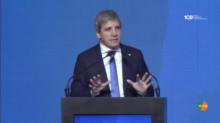 Honrar las tasas: la apuesta de Caputo hacia octubre aplastando la economía