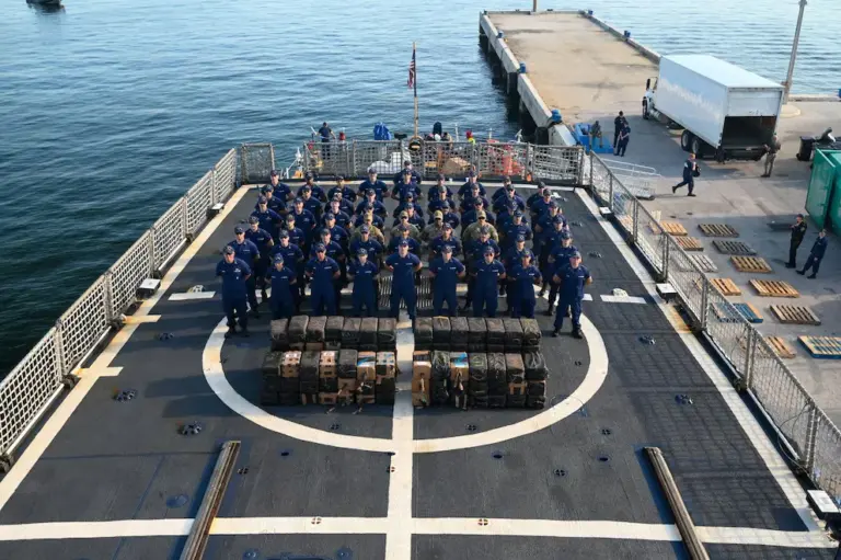 Cayó la mayor incautación de cocaína en la historia de EEUU durante megaoperativo de la Guardia Costera