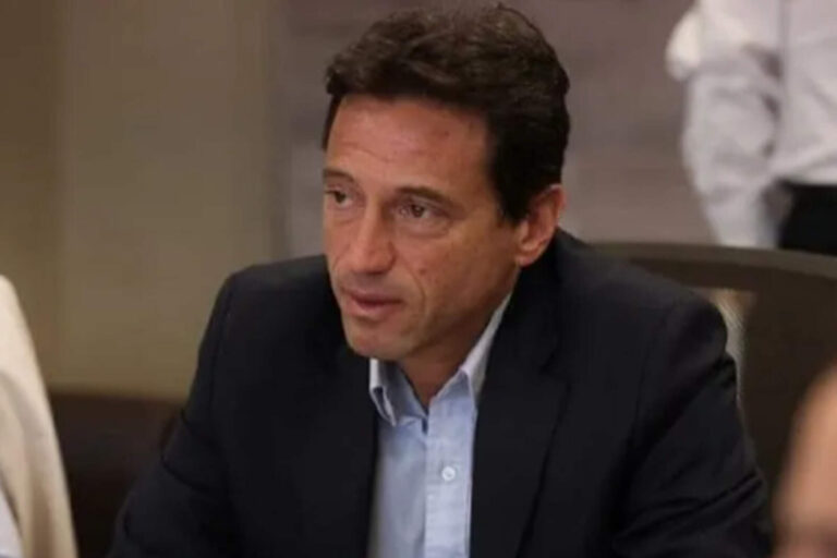 Un ex secretario de San Lorenzo enfrentó a Moretti y pidió su renuncia