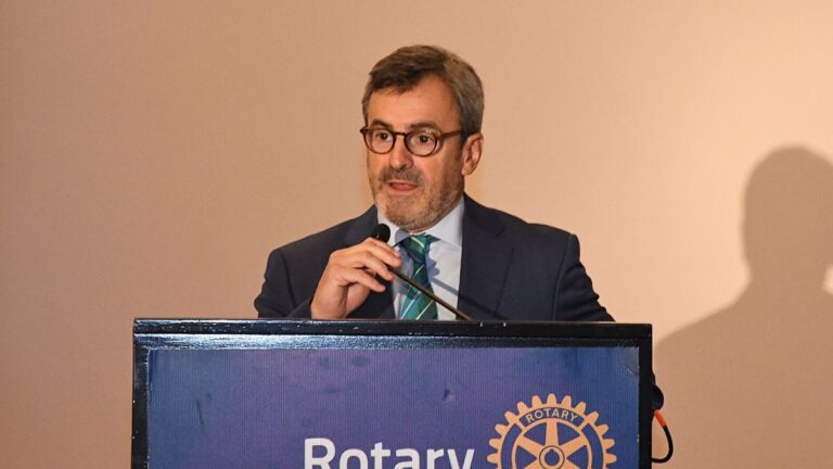 La UIA presenta al Gobierno su propuesta de un nuevo contrato productivo