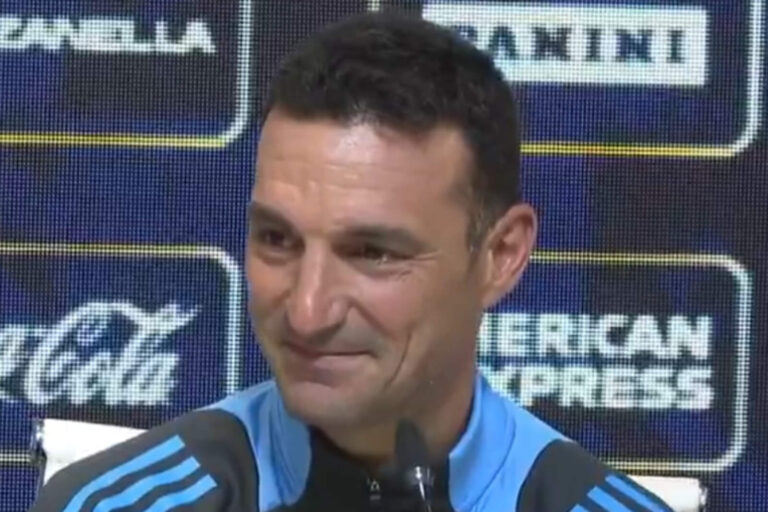 Lionel Scaloni se emocionó hasta las lágrimas en plena conferencia de prensa
