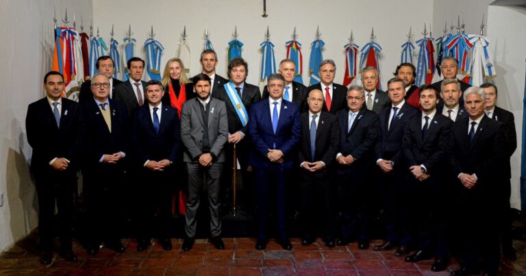 Javier Milei y sus medidas, EN VIVO: tras el veto del Presidente a la ley de ATN, los gobernadores disidentes se reúnen hoy en Río Cuarto